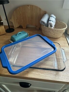 Anchor Hawking glass baking dish with lid